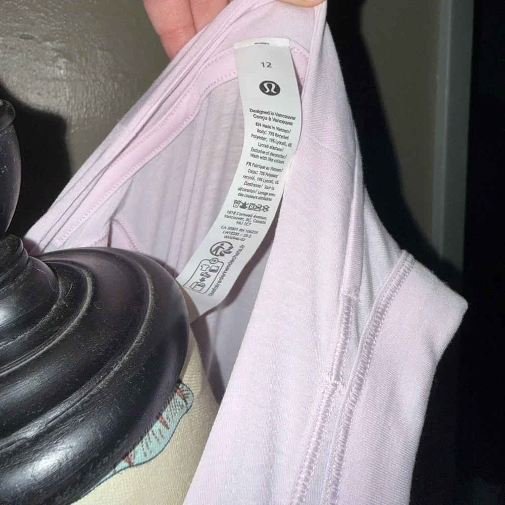Lululemon Athletica pink organza tank - Picture 2 of 3